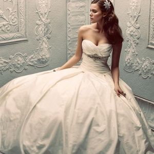 Paloma Blanca Wedding Dress Style 4203
